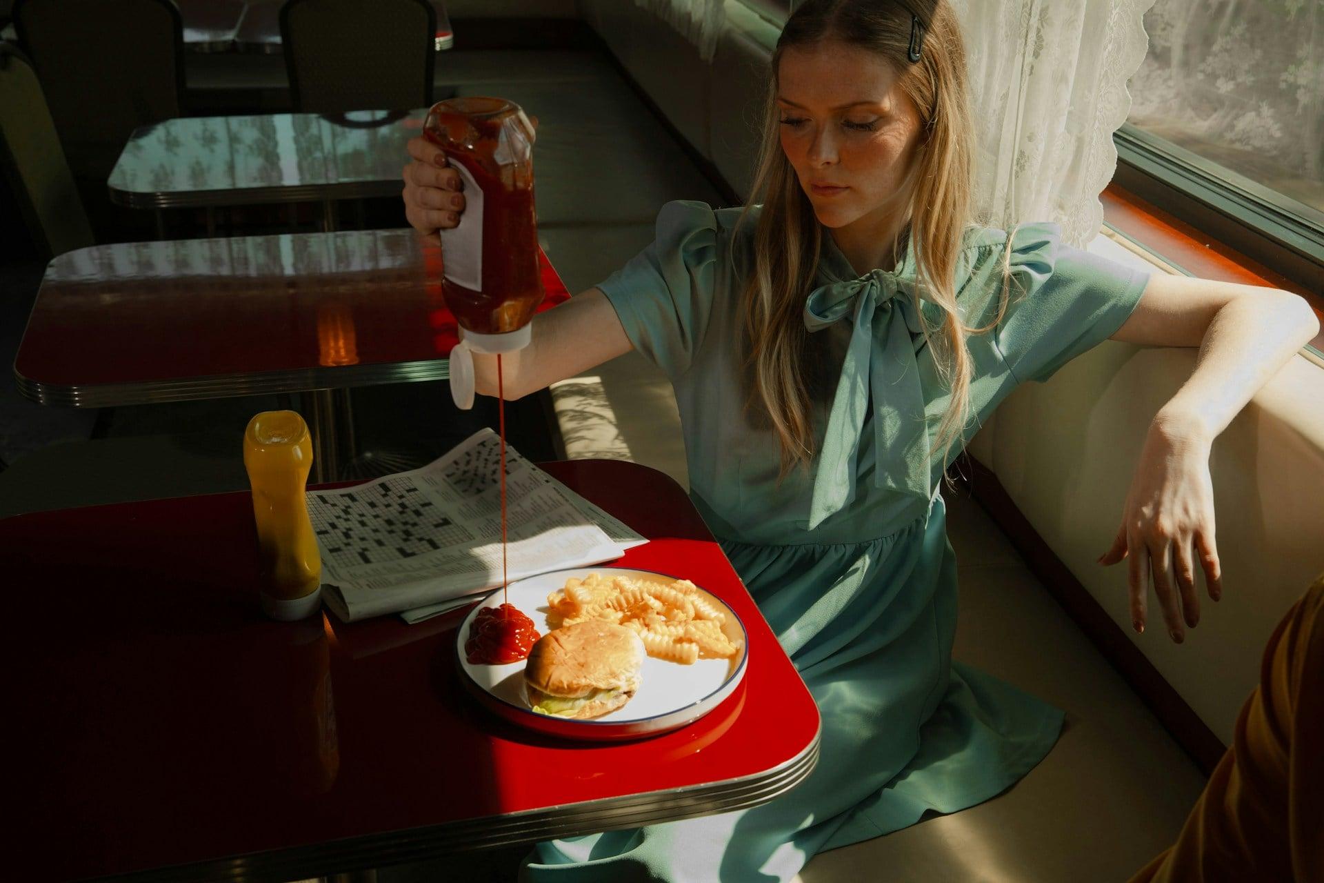 "Mi sento in colpa se mi riposo, perché non brucia calorie" - Storie di donne schiacciate dalla voglia di dimagrire — Salute
