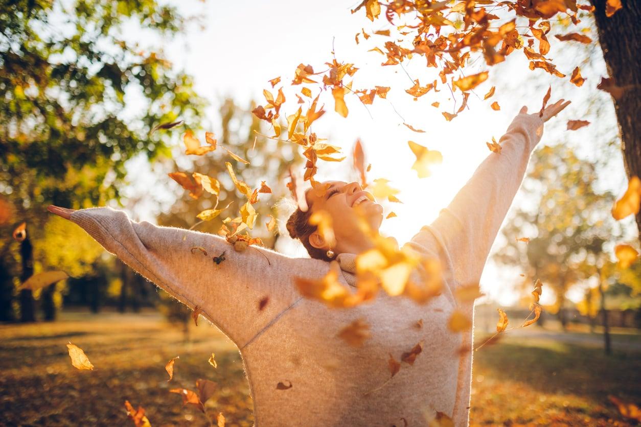 Perché ti senti più felice in autunno, secondo la psicologa — Lifestyle
