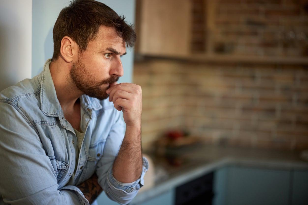 5 verräterische Zeichen, dass dein Partner heimlich woanders denkt — Beziehung