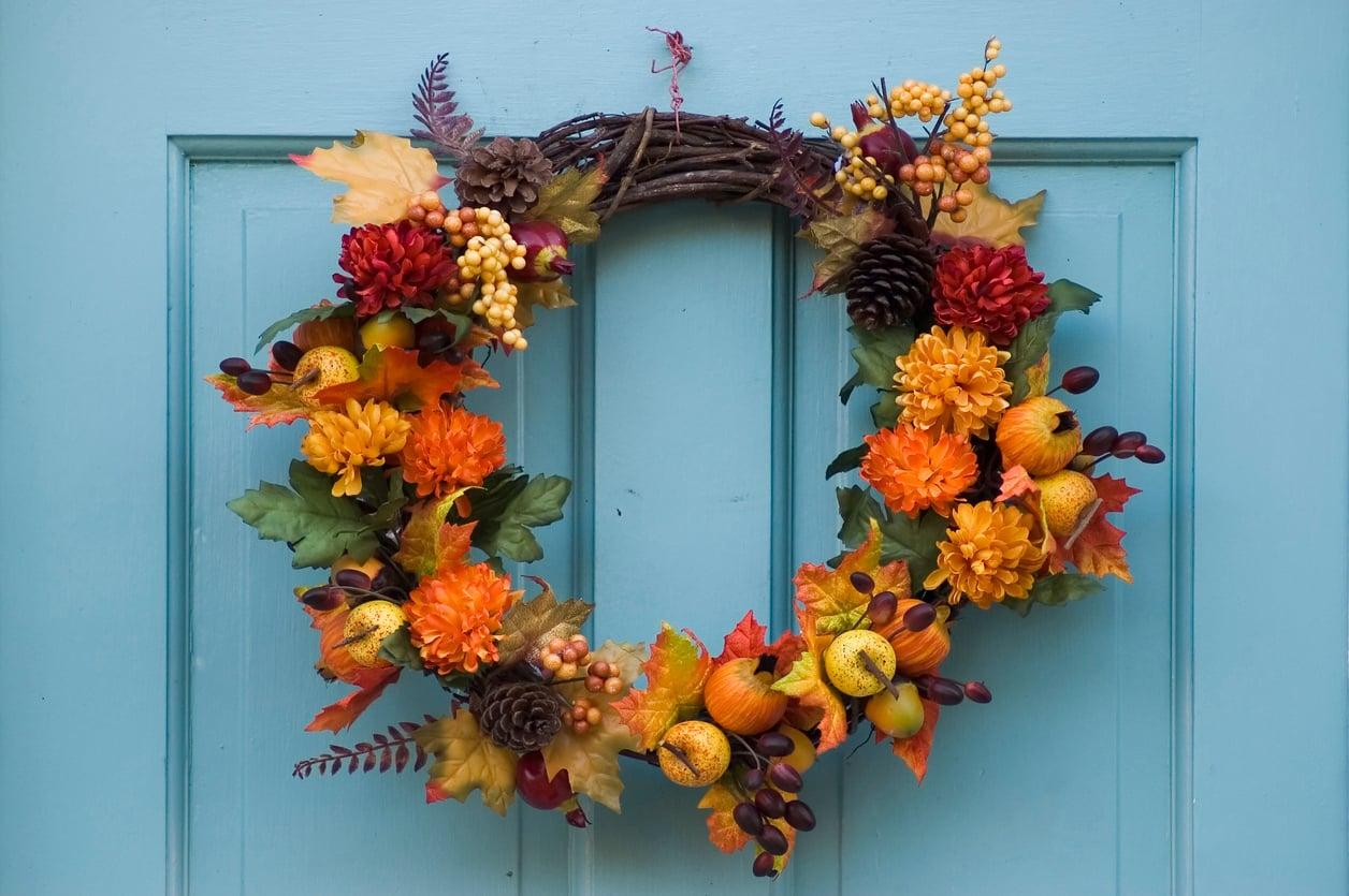 10 encantadores adornos otoñales para la puerta que puedes hacer tú mismo — Decoración