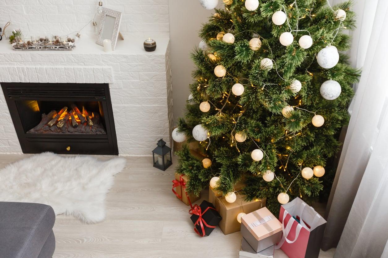 ¿Dónde debería ir el árbol? Los decoradores de interiores recomiendan este lugar — Decoración