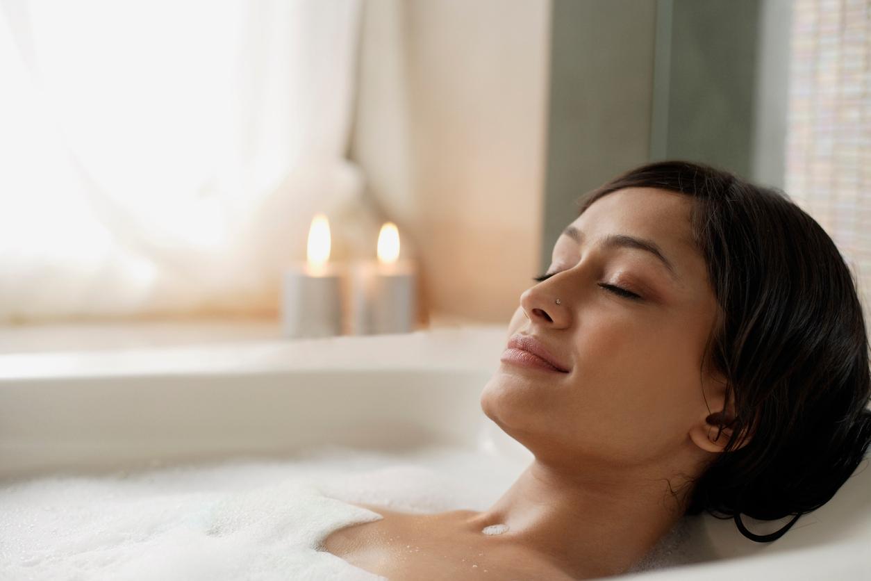 Allora, cosa rilassa di più: un bagno caldo o una doccia fredda? — Salute