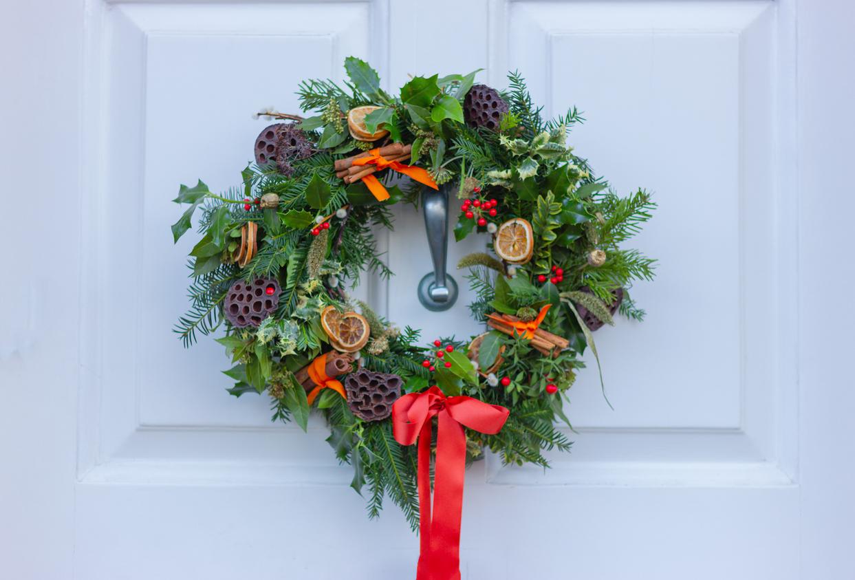 How to Make a Stunning Christmas Wreath – Your Guests Will Be Amazed! — Decor