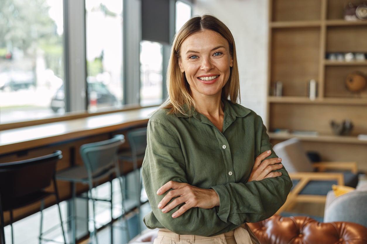 «Le mie amiche divorziate sono nel panico, io invece sorrido» - La vita da single dopo i 40 — Relazione
