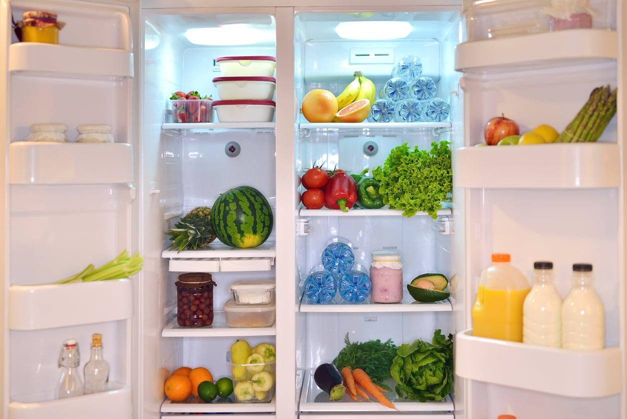 Comment garder ton frigo propre même quand tu cours toute la journée — Ménage