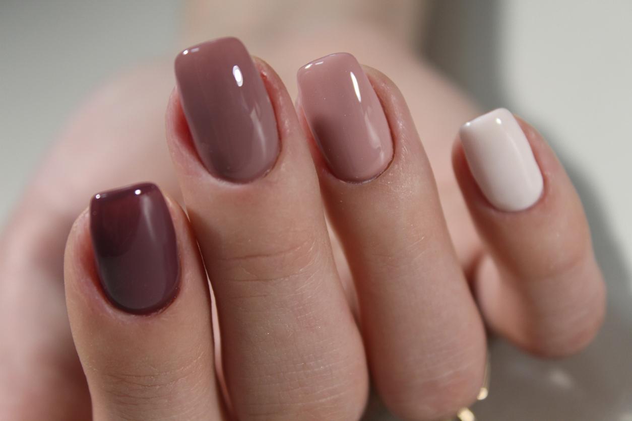 Mauve Manicure Shines in Winter and Looks Stunning on Every Skin Tone — Style
