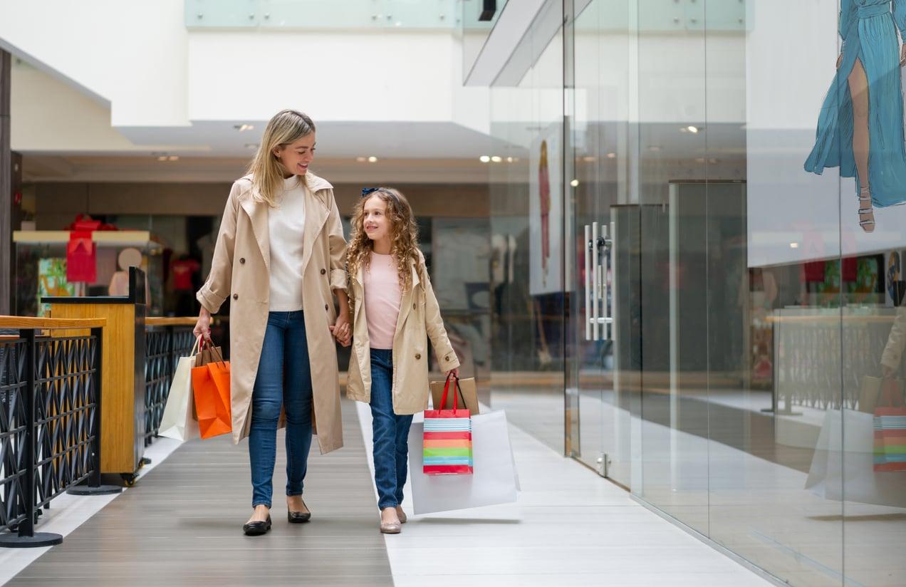 Il mondo è rumoroso, pieno di loghi. Come crescere i figli nell’era dei brand — Famiglia