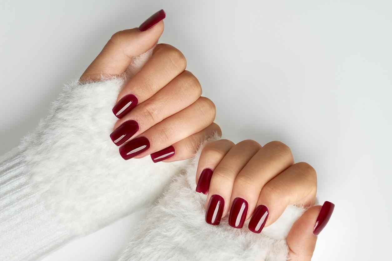 Stunning: This Shade of Red Manicure Is Your Perfect Christmas Pick — Fashion