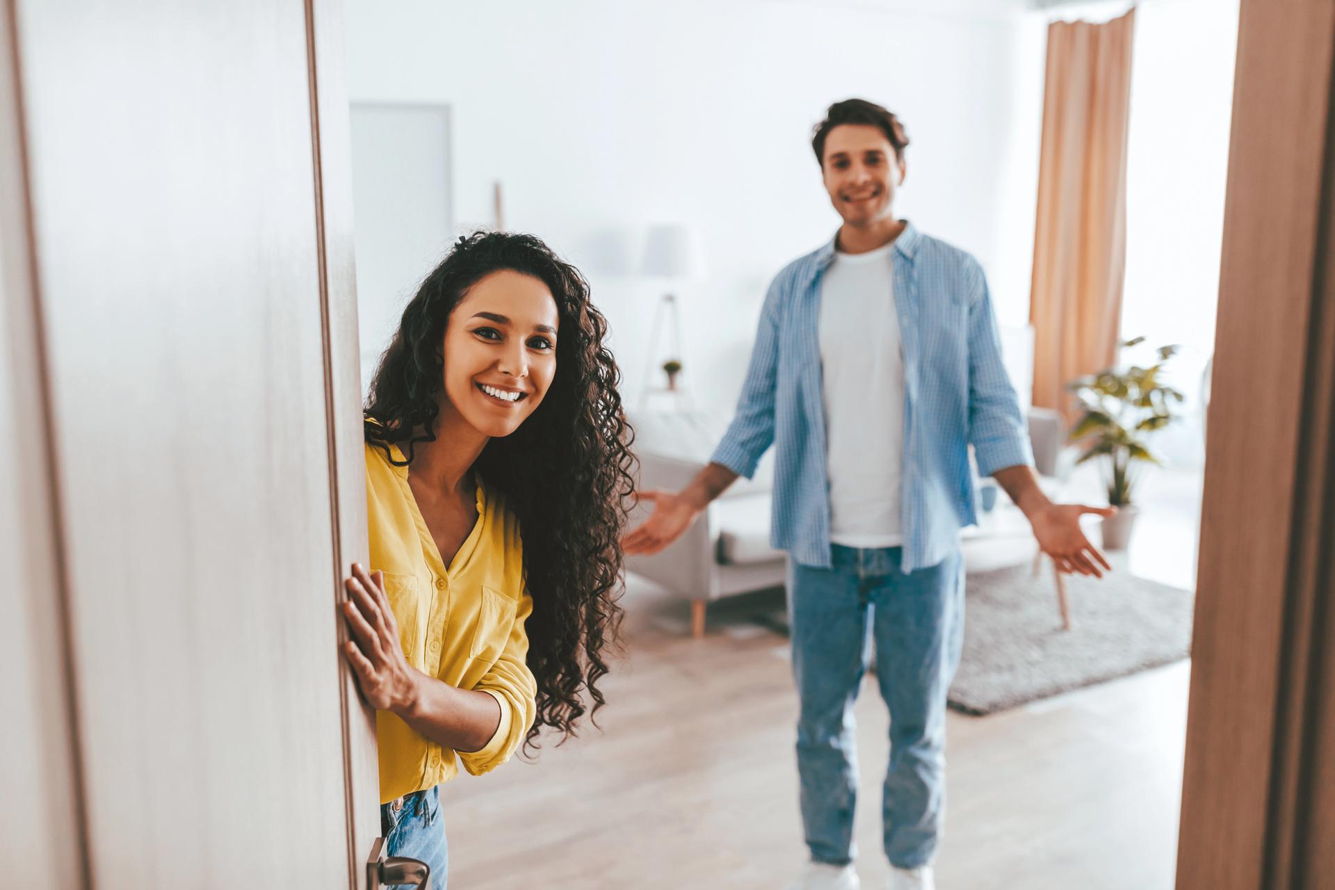 6 Scents Guests Instantly Notice When They Step Into Your Home — Household