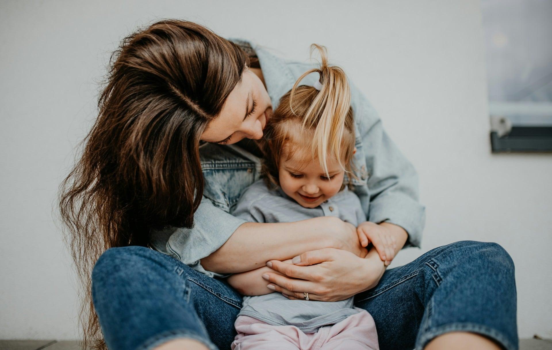 «Una semana después de dar a luz, tuve que esperar a los invitados con comida casera.» - Expectativas irreales que toda mamá enfrenta — Familia