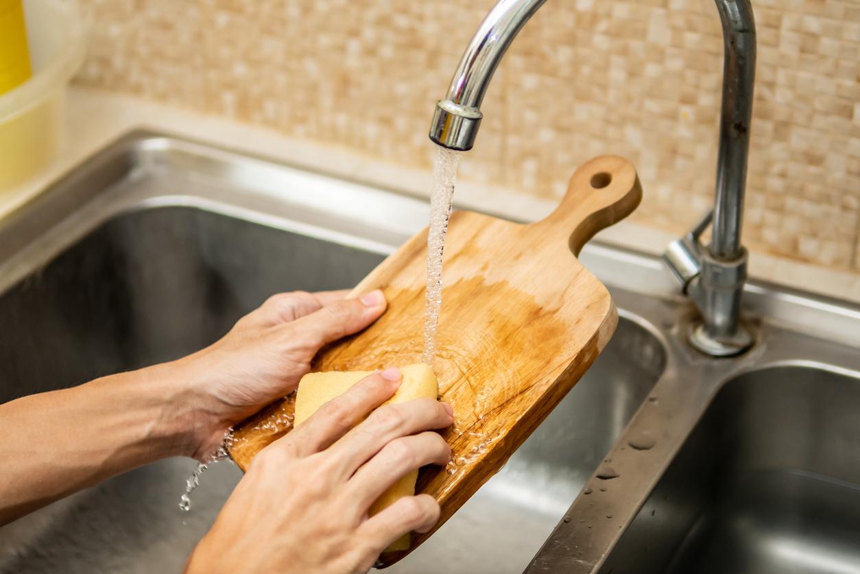 How to Easily Remove Odors from Your Wooden Cutting Board – Effective and Natural Tips — Household