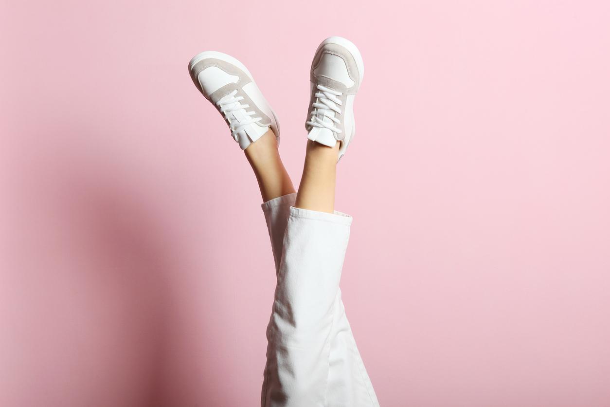 La tendenza sneaker più cool del 2026. Eleganza raffinata ogni giorno — Moda