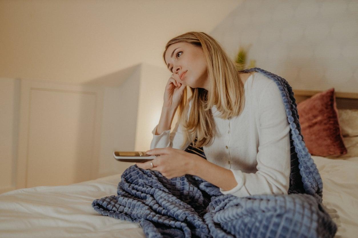 Ce qui arrive à ton cerveau quand tu t’endors devant la télé — Santé