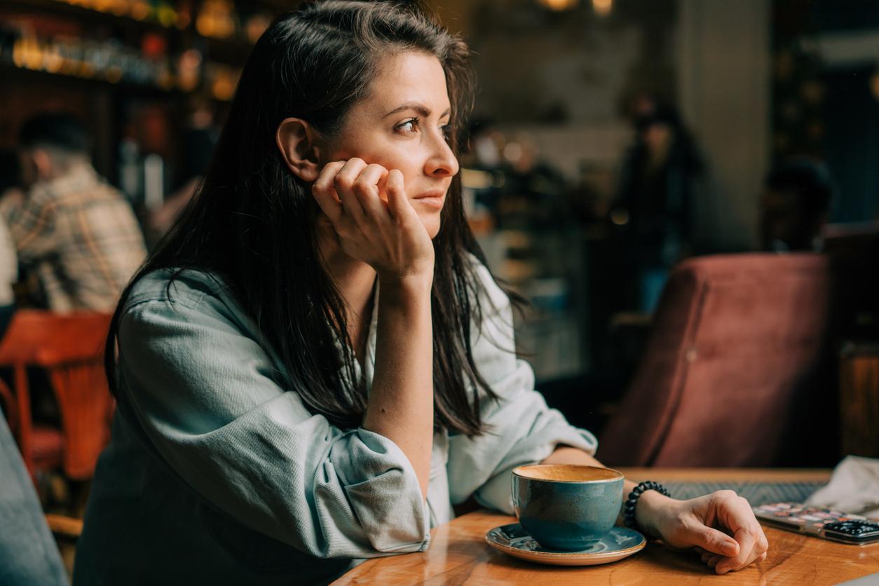 Le 6 forme nascoste dell’ansia che molte donne considerano normali — Lifestyle