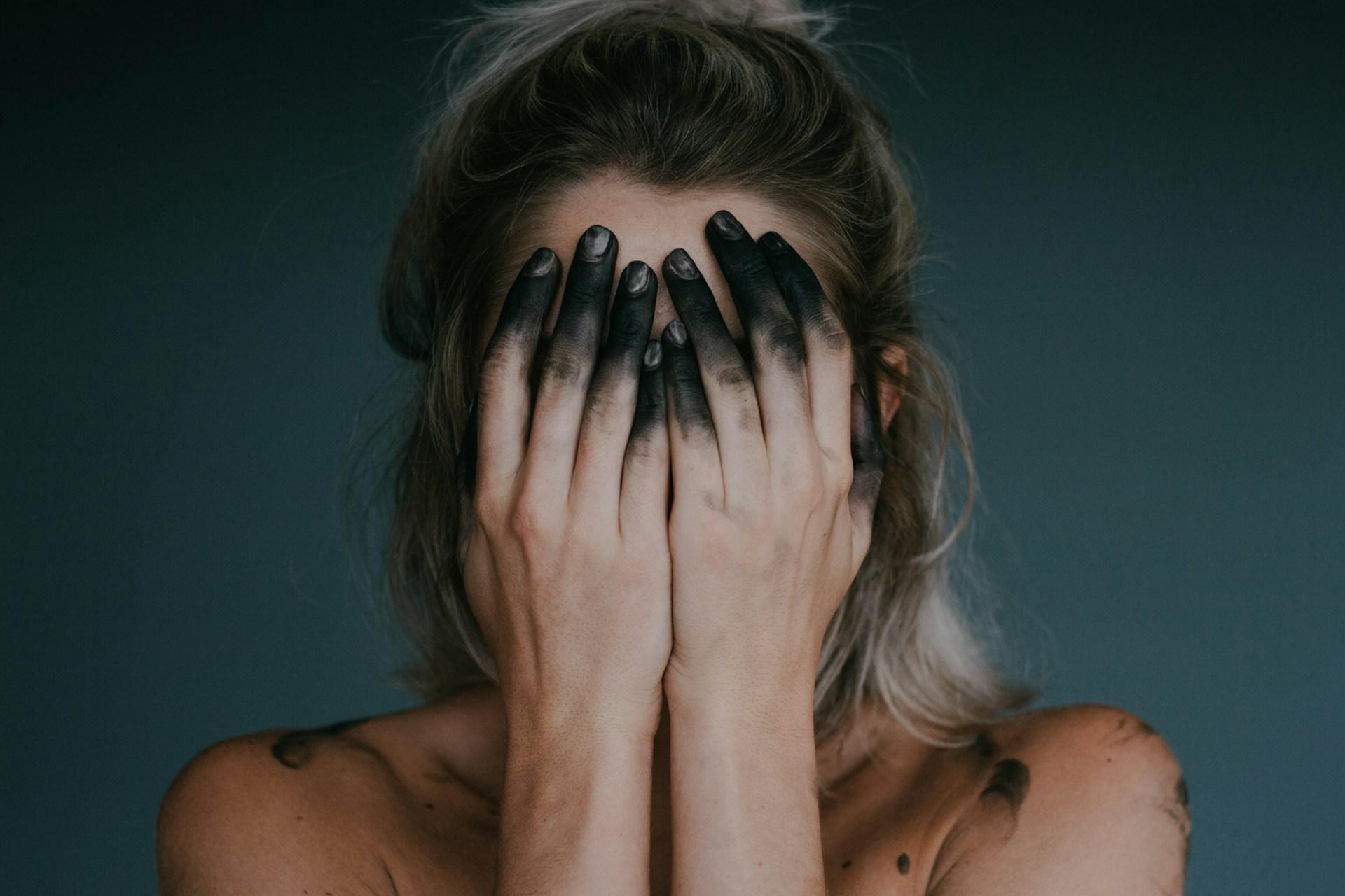 Dove senti l’ansia o la rabbia nel tuo corpo? - Come si manifestano fisicamente le emozioni — Salute