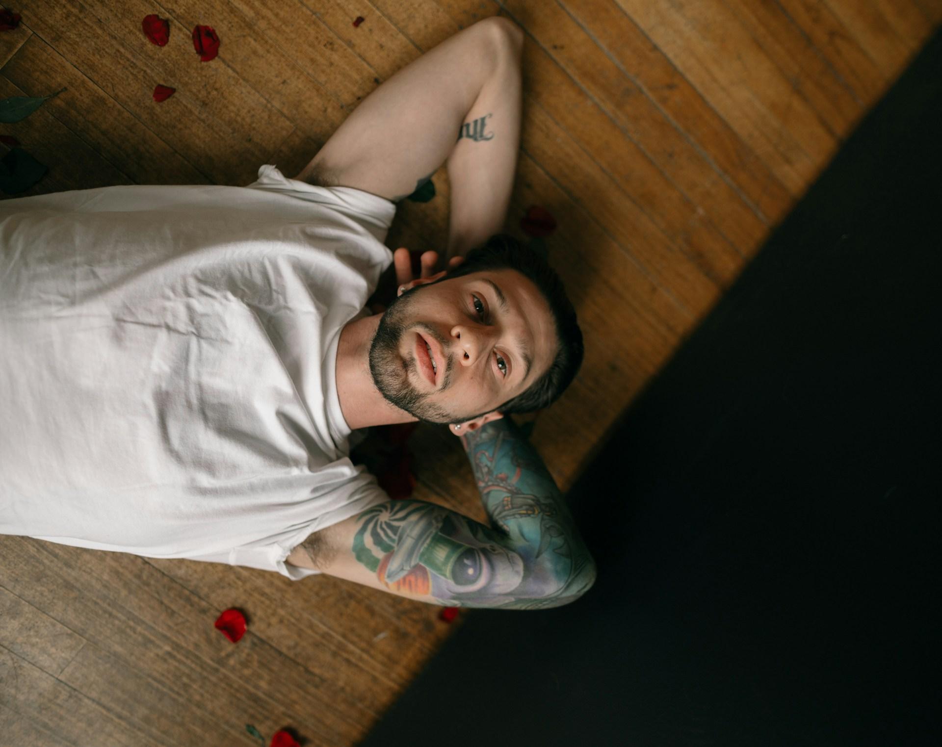 «Soy más amable con las mujeres guapas» - Secretos masculinos que pocos admiten — Estilo de vida