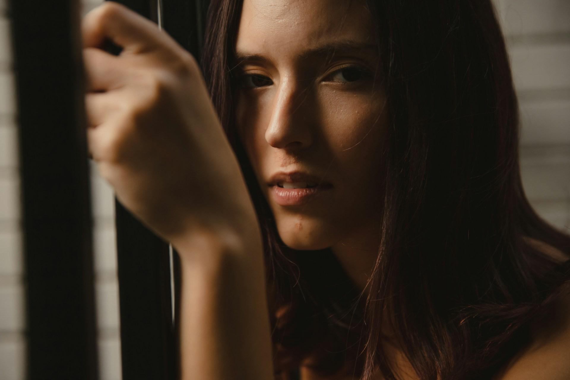 “Sono il sacco da boxe di mio marito, di mio figlio adolescente e della mia bambina di dieci anni.” - I pesi emotivi che le mamme portano — Famiglia