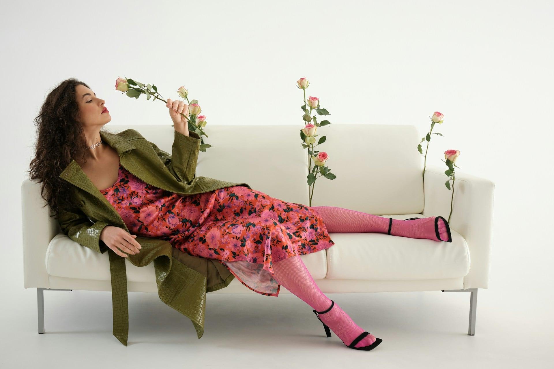 Oltre i cuori: Idee outfit irresistibilmente trendy per un appuntamento di San Valentino — Moda