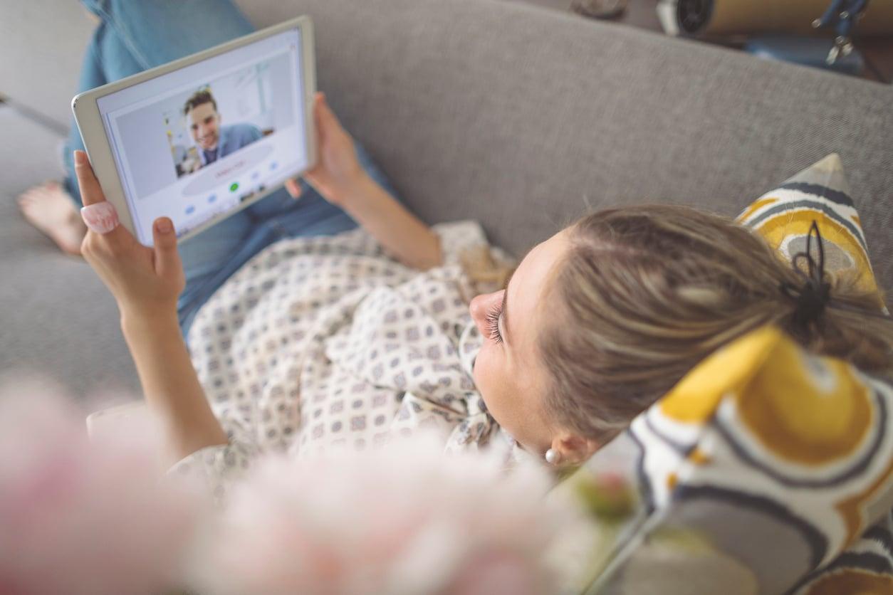 6 mesi di nascita per cui la relazione a distanza è un incubo e 6 che la adorano — Relazione