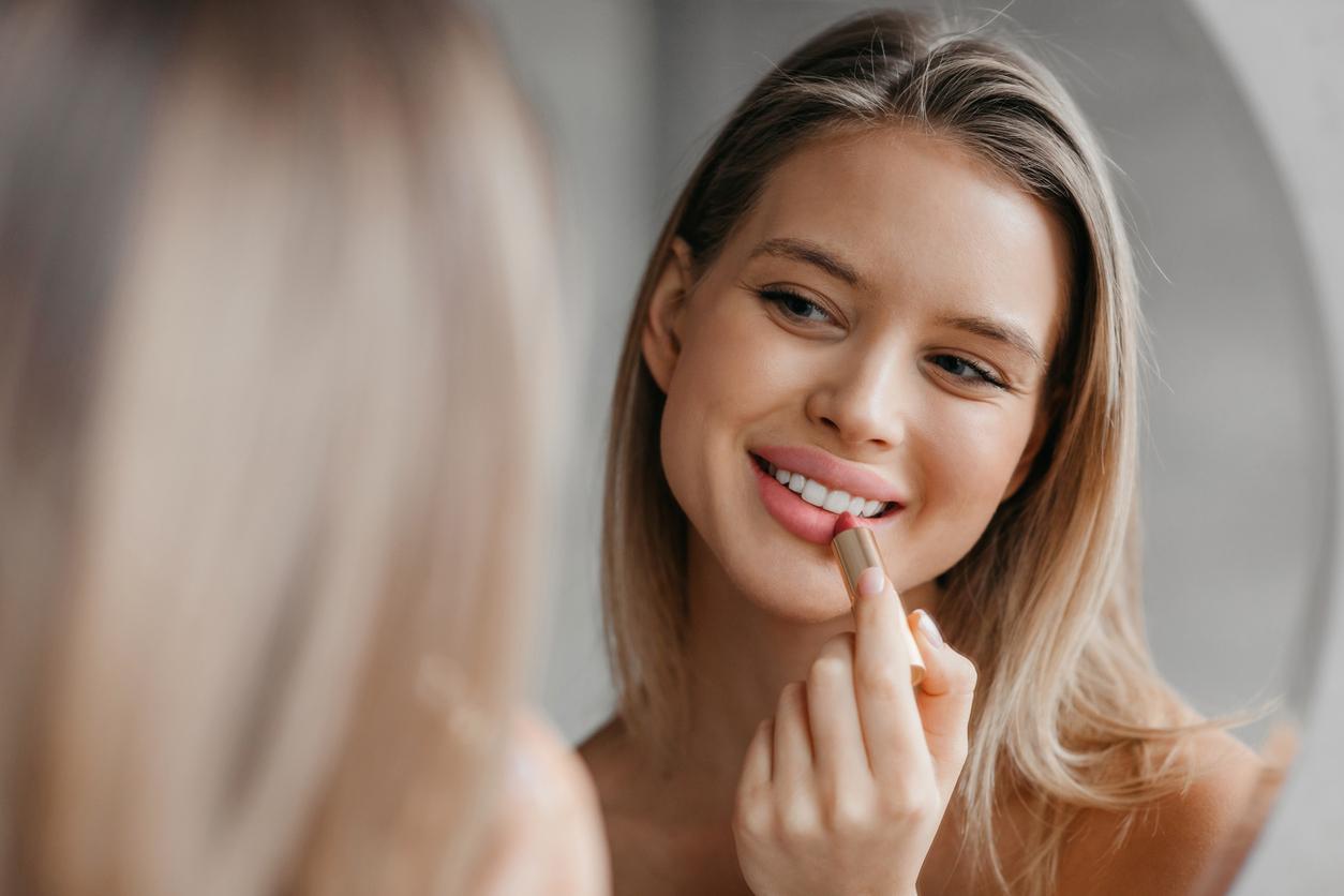 Dopo l’era opaca, arriva la tendenza labbra sfumate: la rivoluzione beauty del 2026 — Viso