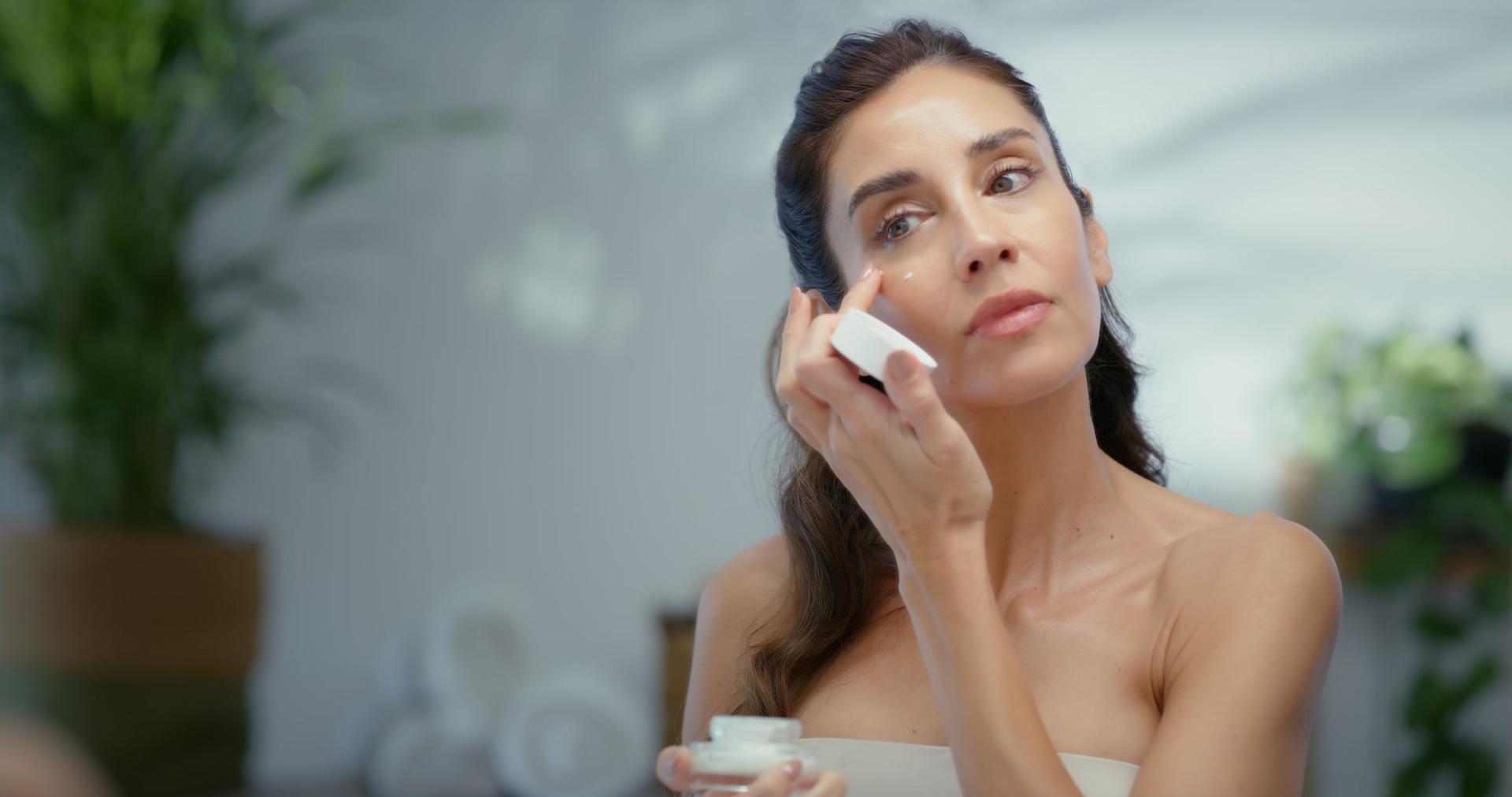 7 efficaci contorno occhi economici per risultati visibili — Viso
