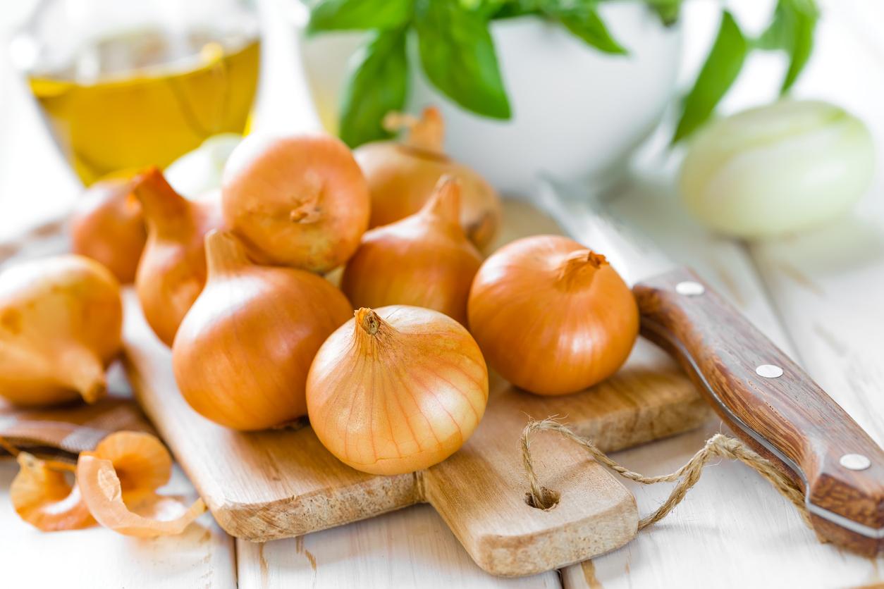 Votre oignon germe, commence à pourrir ou à moisir ? Voici comment le consommer selon son état — Santé