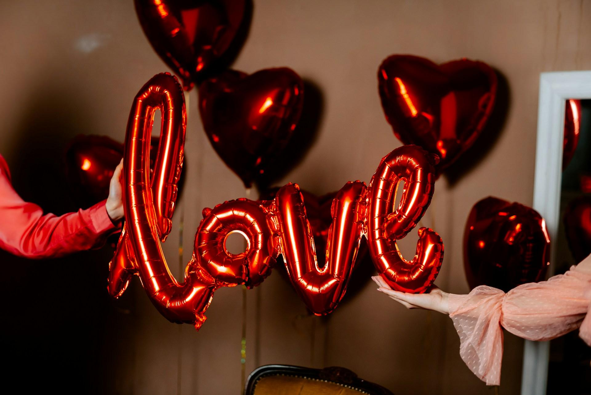 5+1 Valentine’s Day Decorations to Set a Romantic Mood — Decor