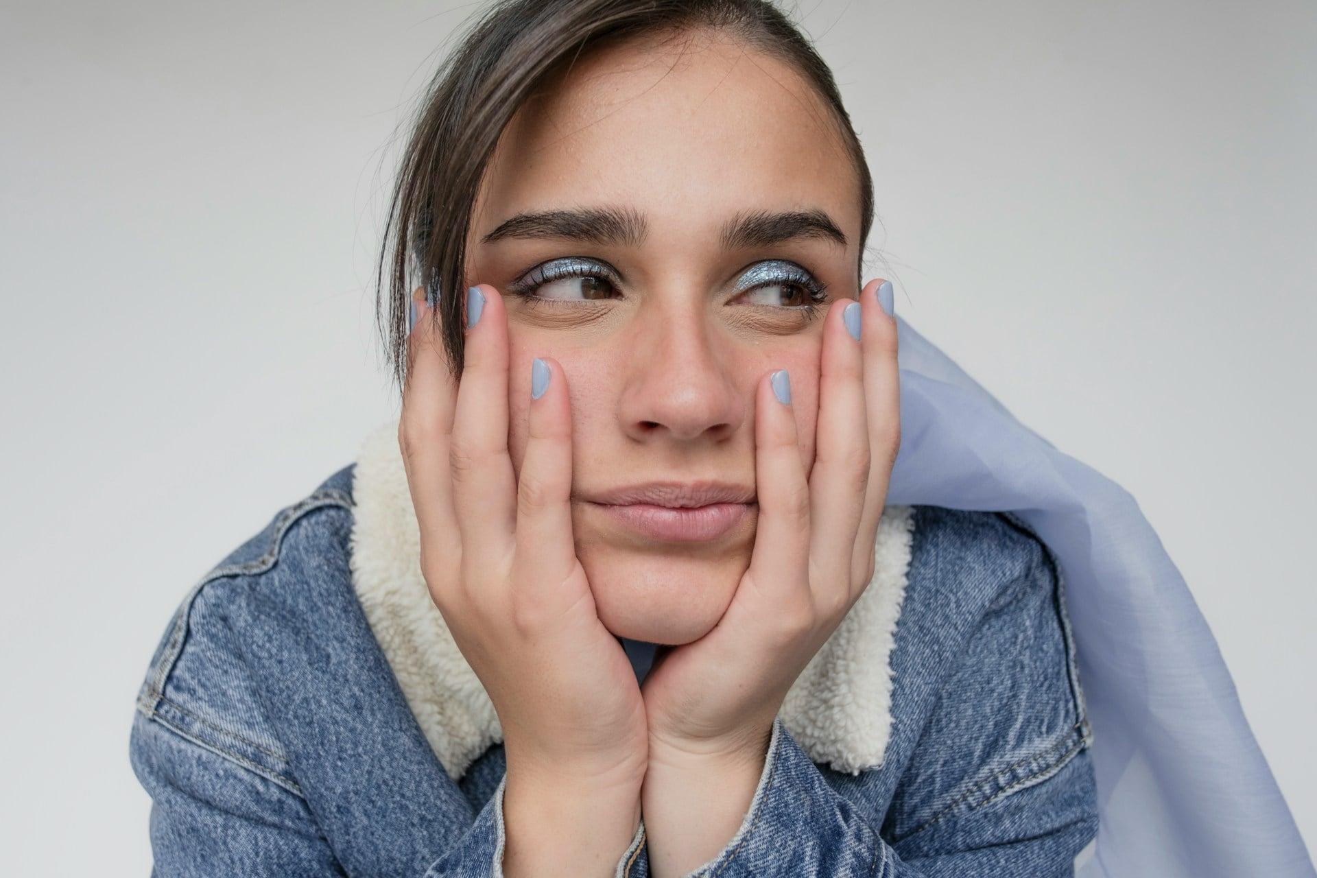 "Dozens of sticky fly traps in every room, covered in carcasses." – What did you see at your partner’s place that made you bolt immediately? — Relationship