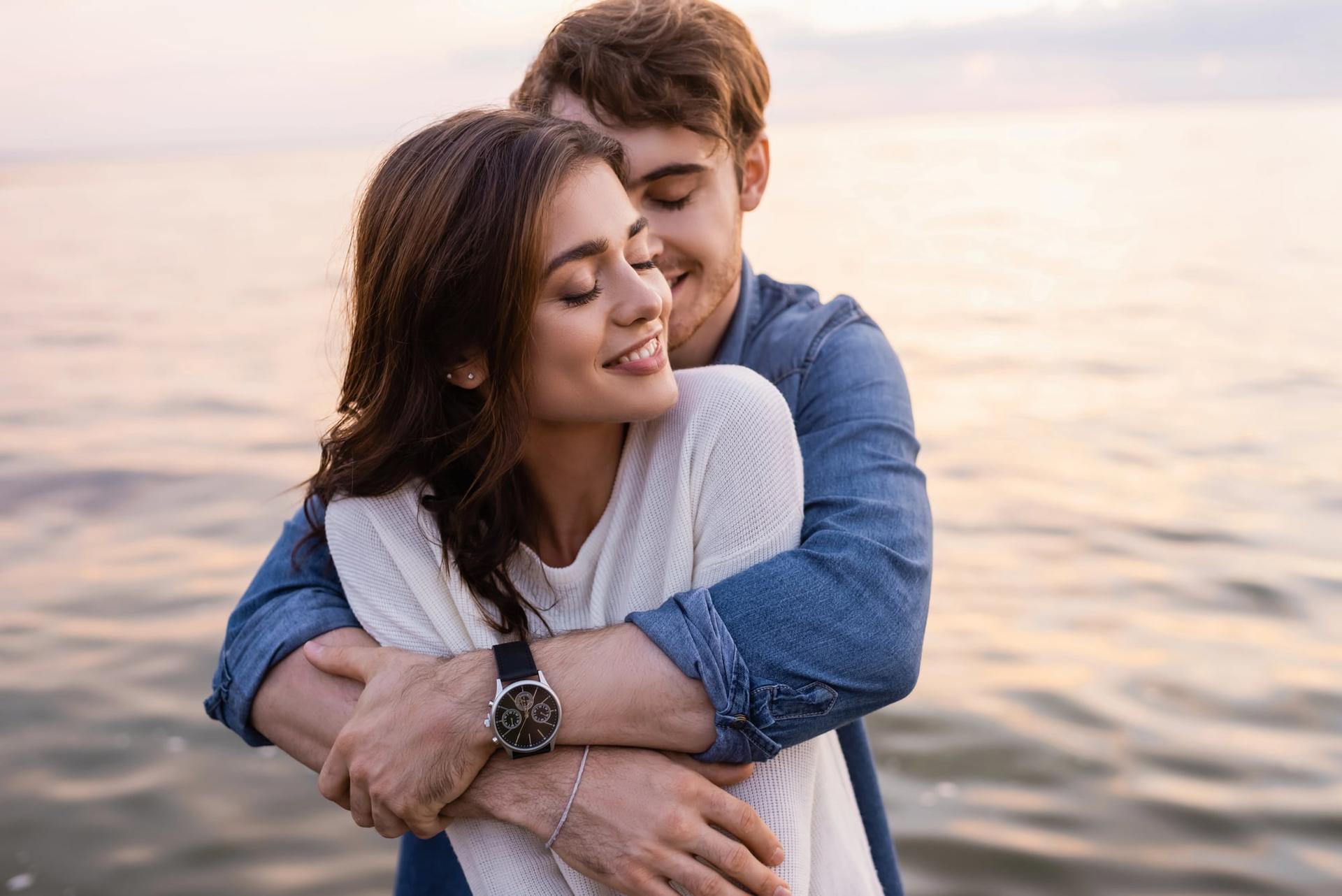 Estos 5 signos del zodiaco son los que más les cuesta decir "te quiero" — Estilo de vida