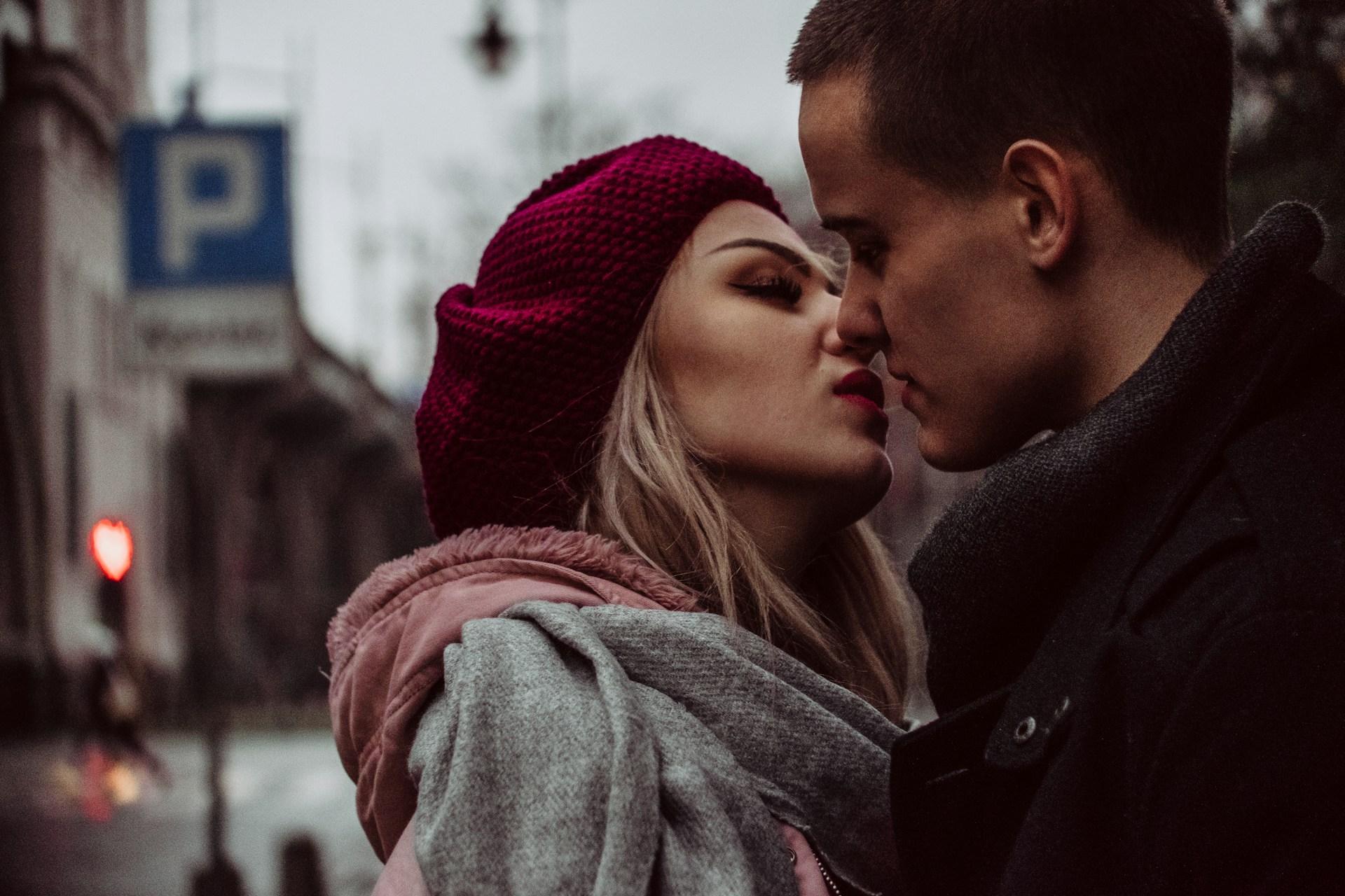 7 cose che una persona emotivamente disponibile non farebbe mai in una relazione — Relazione