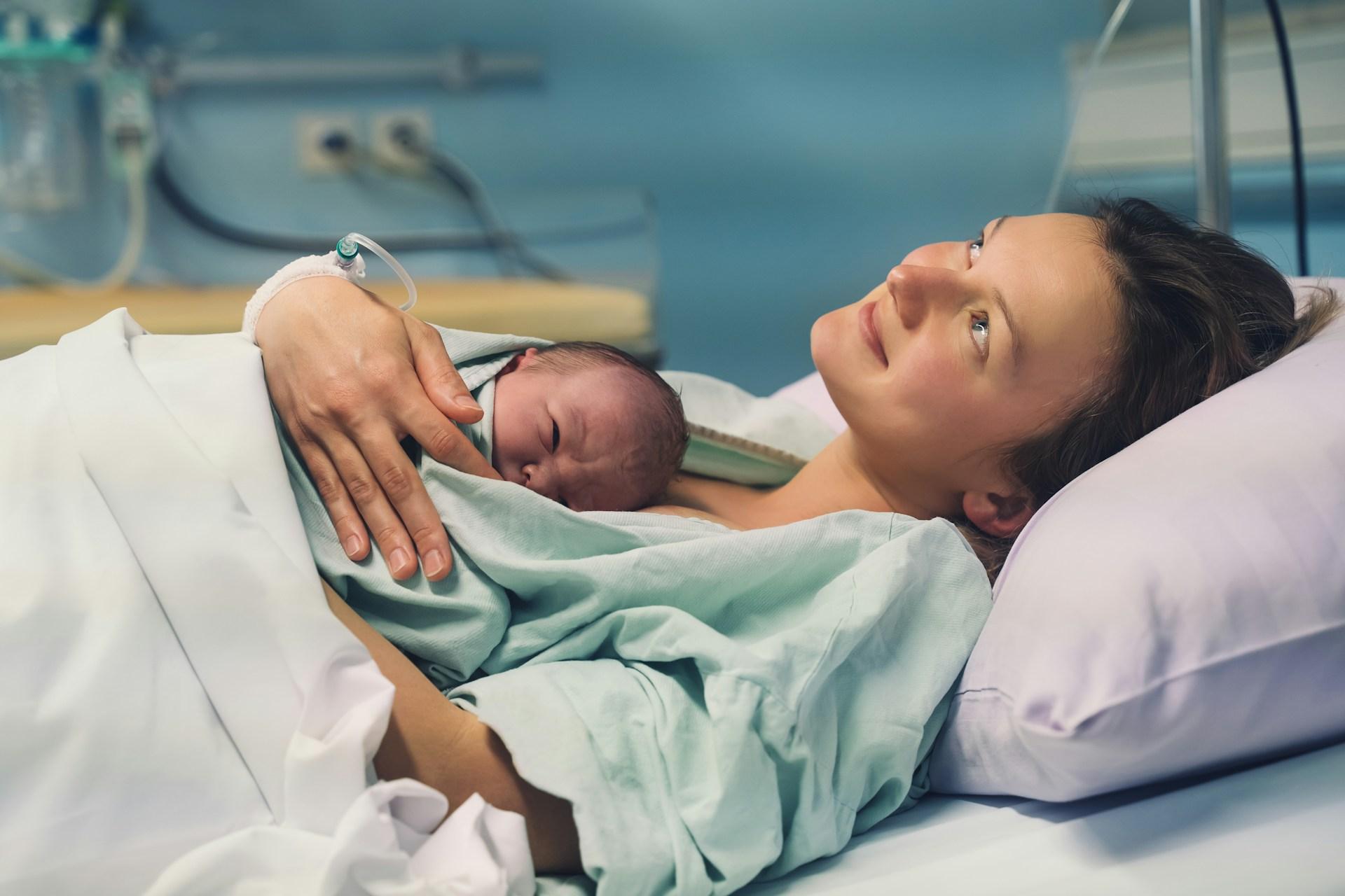 "Fatti una canna, non importa se non è legale!" - Frasi divertenti sentite da donne in travaglio — Famiglia