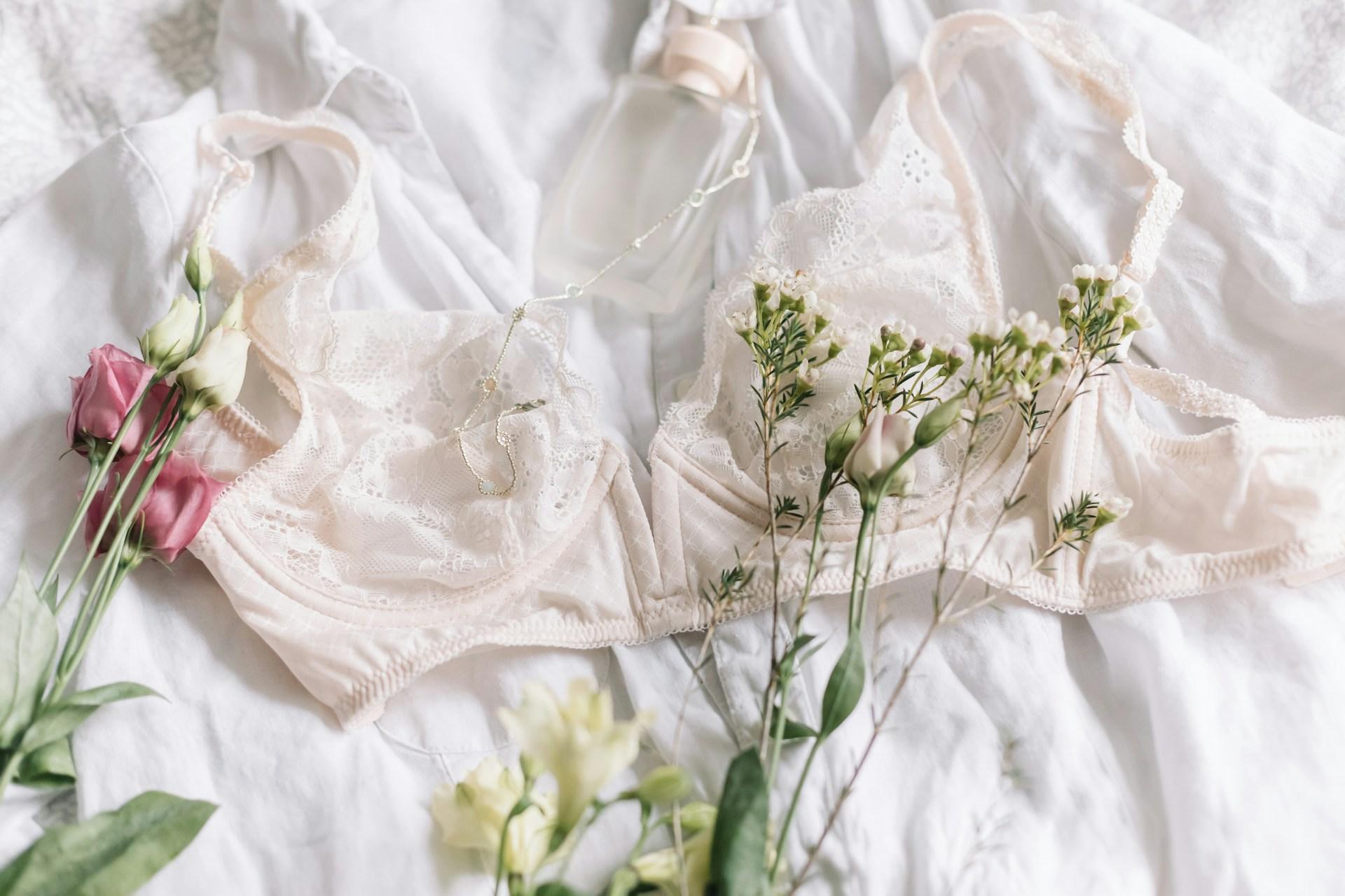 À quelle fréquence devriez-vous laver vos soutiens-gorge — Ménage