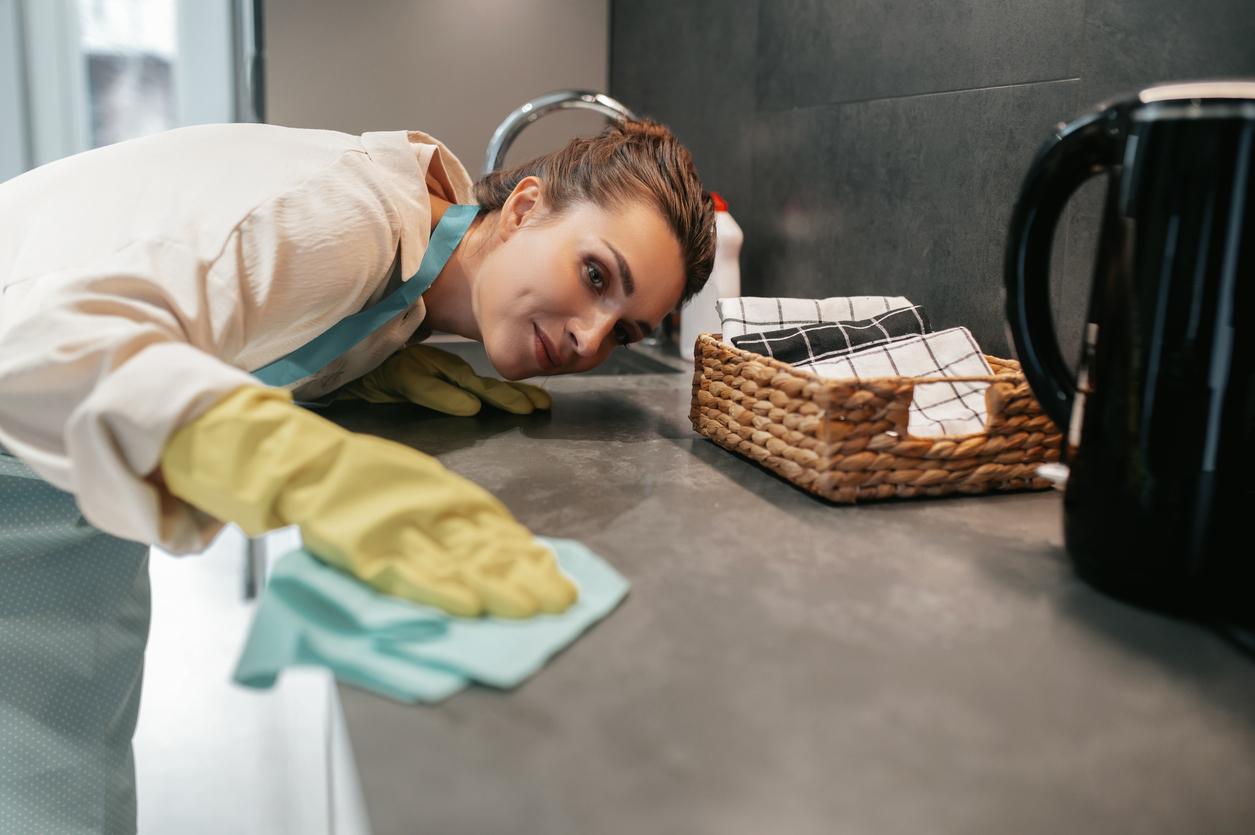 10 Reinigungsfehler, die dein Zuhause schneller wieder schmutzig machen — Haushalt