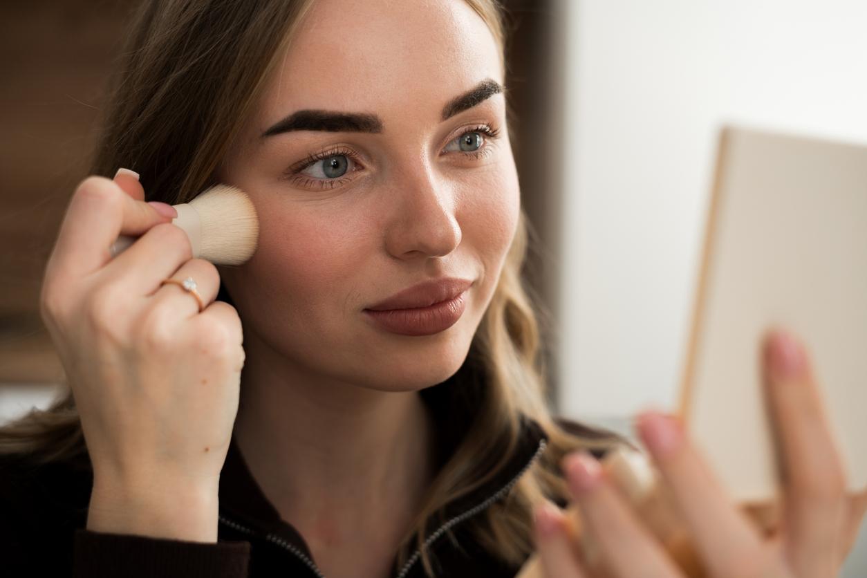 7 frische Frühlings-Make-up-Farben, die zu jedem Hautton passen — Gesicht