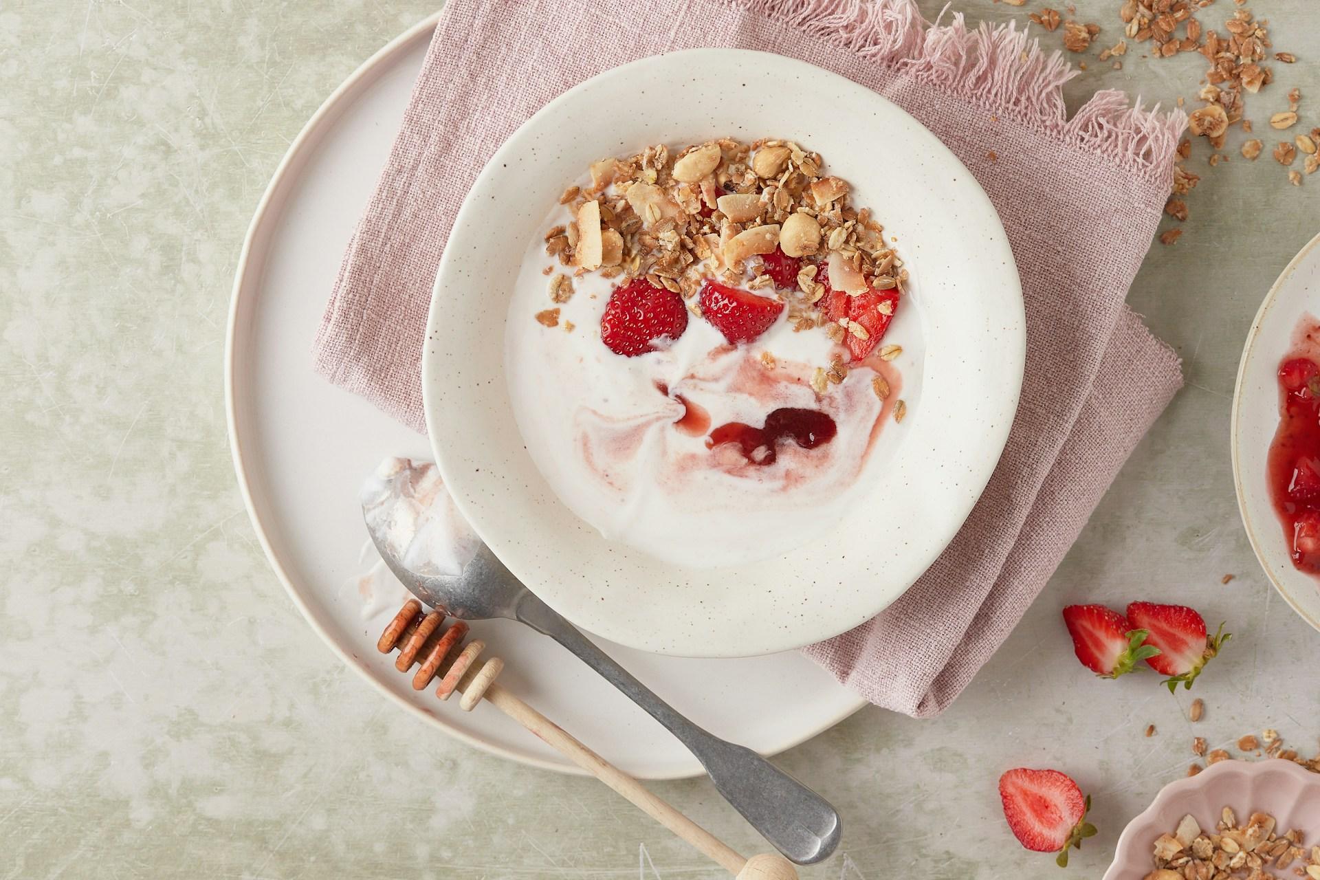 Darum solltest du ab morgen regelmäßig Joghurt essen — Gesundheit