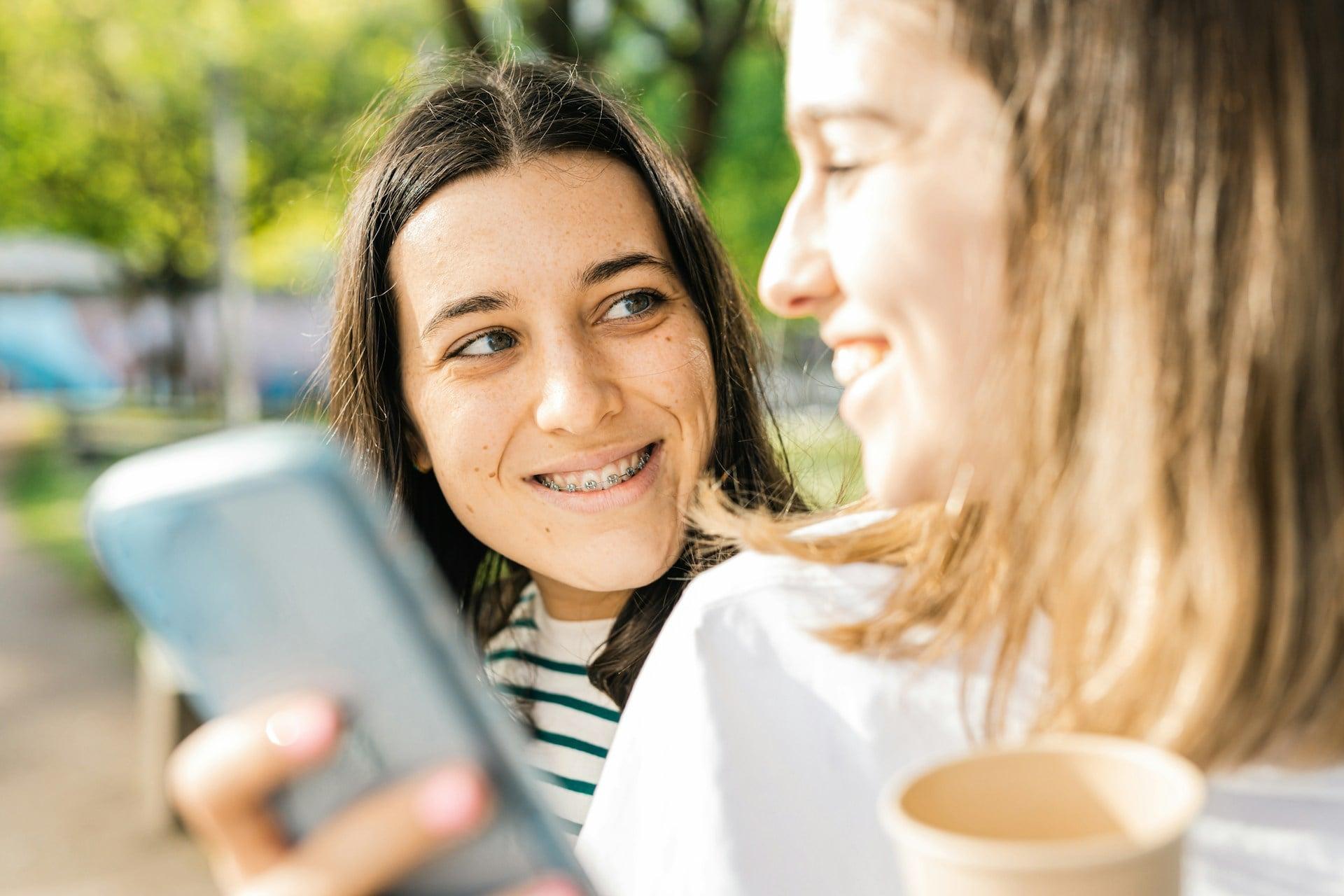 “Le donne sono dolci tra loro ma parlano alle spalle” – 5 lati oscuri delle amicizie femminili di cui nessuno parla — Lifestyle
