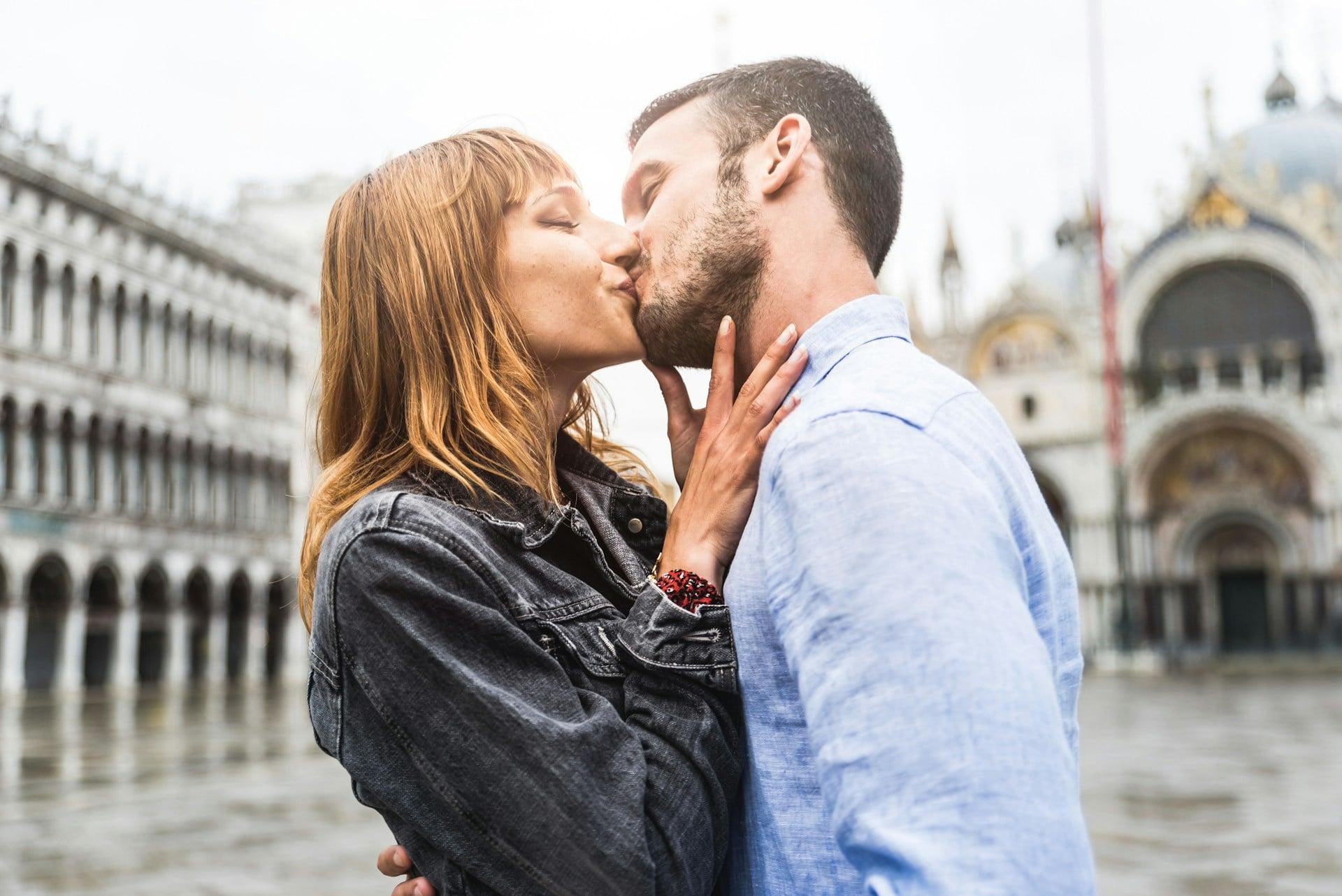 10 consigli per coppie che rafforzano il legame e accendono l’intimità — Relazione