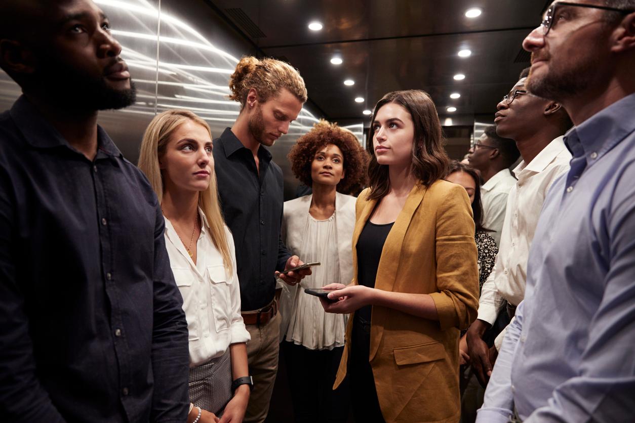 Mil preguntas y reglas no dichas: ¿Por qué actuamos raro en el ascensor? — Estilo de vida
