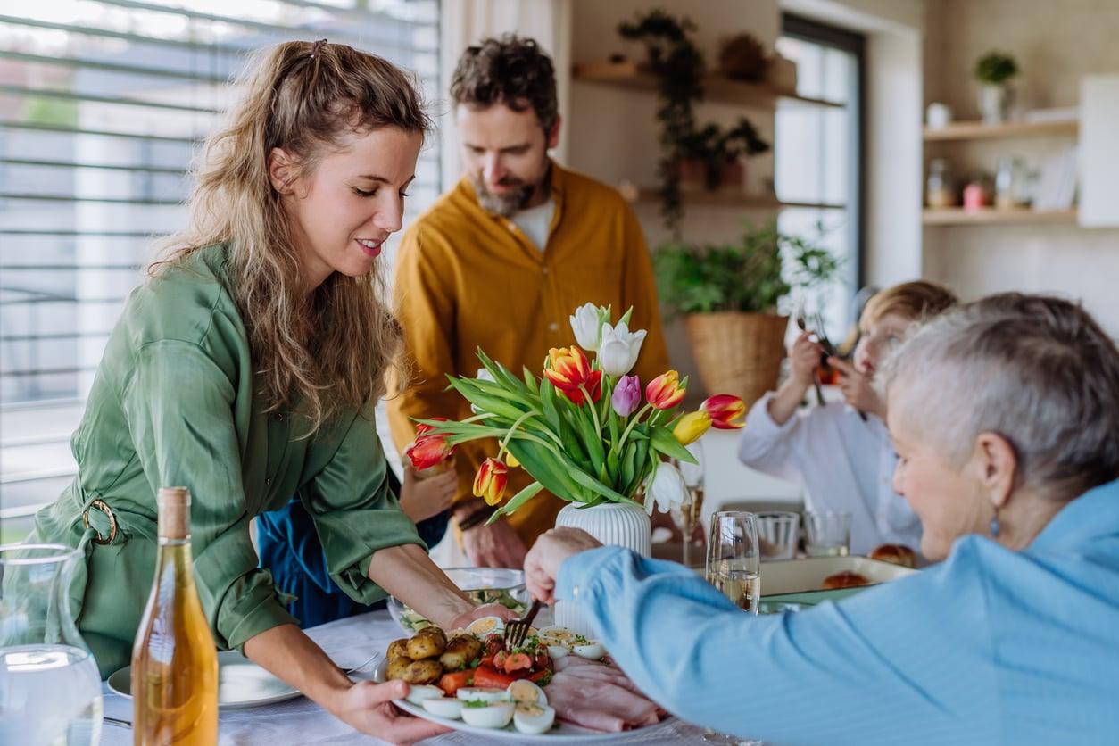 So verhält sich dein Sternzeichen beim österlichen Familienessen – haben wir dich getroffen? — Lebensstil
