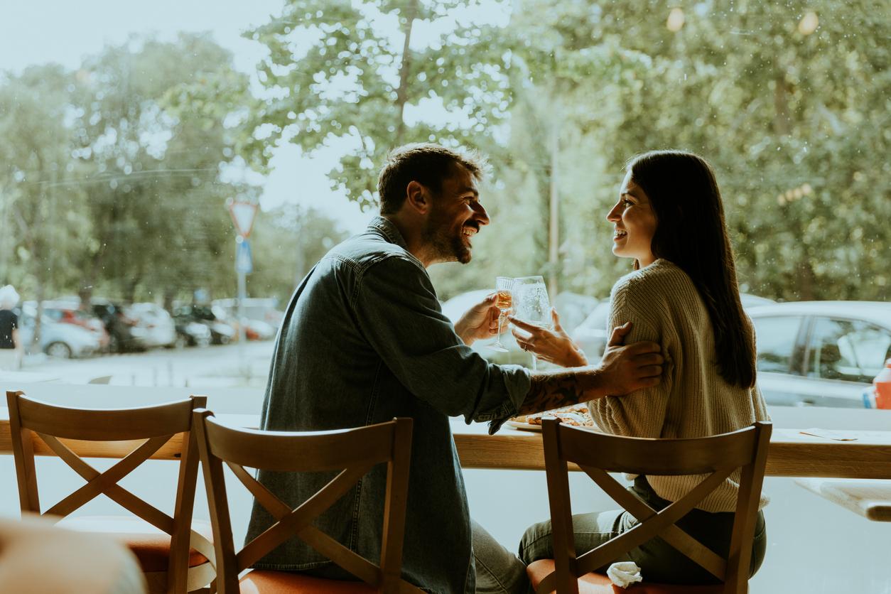 La carta degli Amanti: il messaggio del Tarocco di aprile — Lifestyle