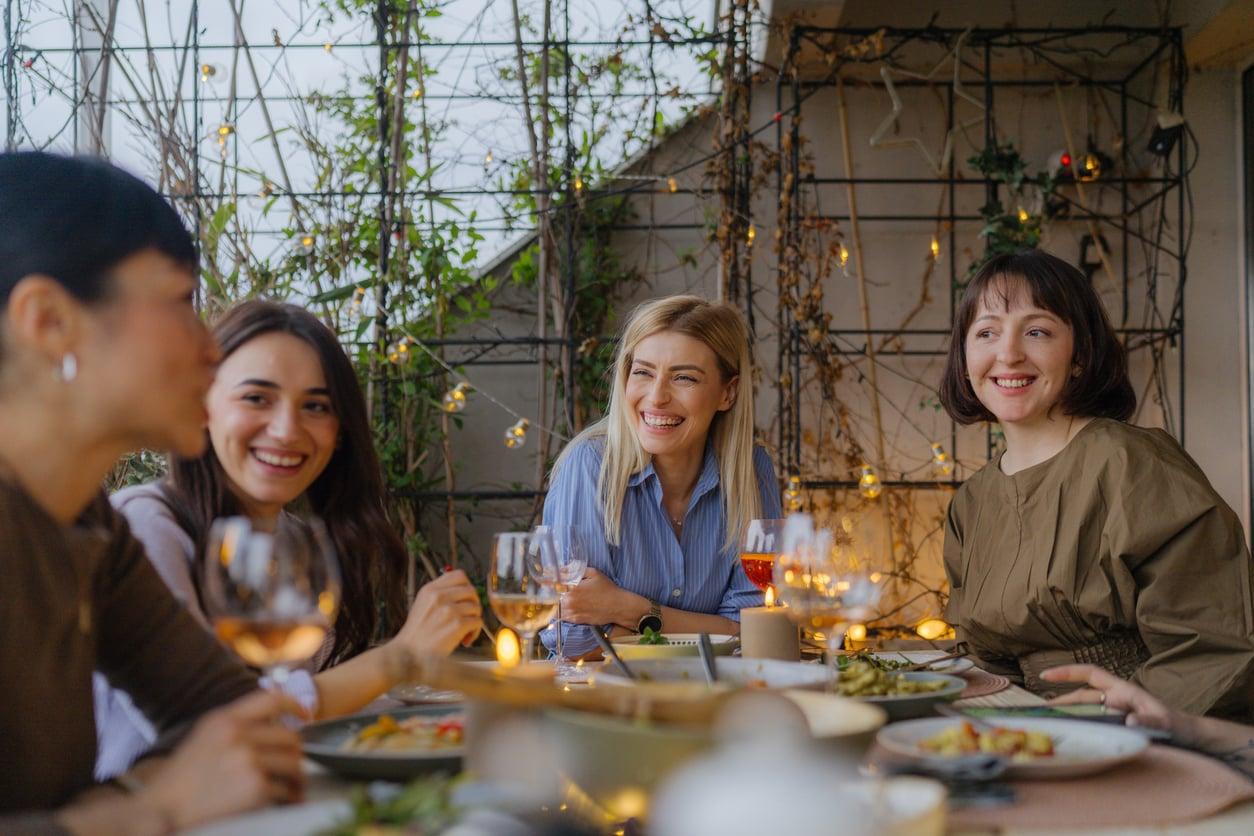 What if we treated our friendships the same way we treat our romantic relationships? — Lifestyle