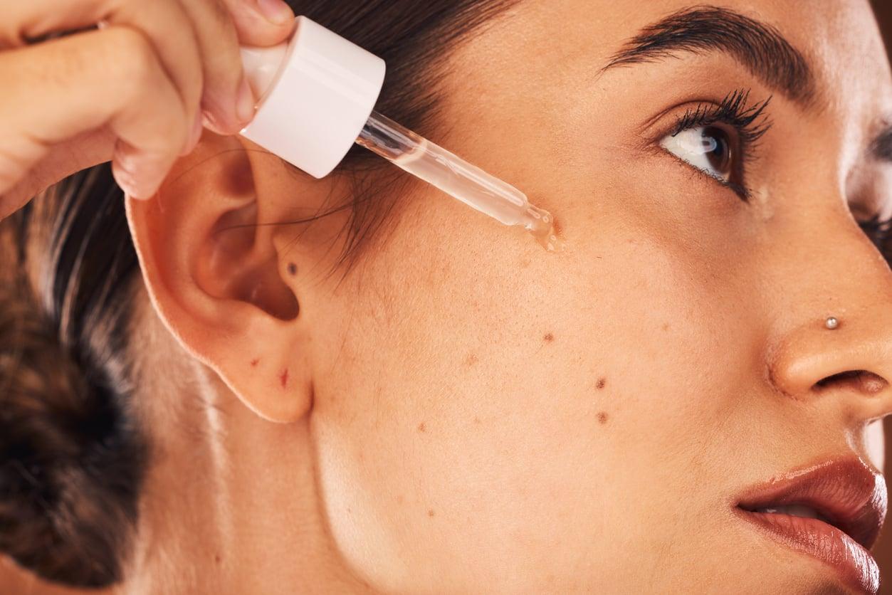9 ingredientes de skincare que los dermatólogos consideran sobrevalorados — Rostro