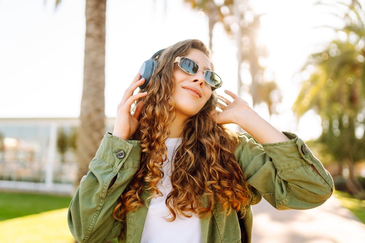 The walking trend taking over the world — and why you should try the main character walk — Health