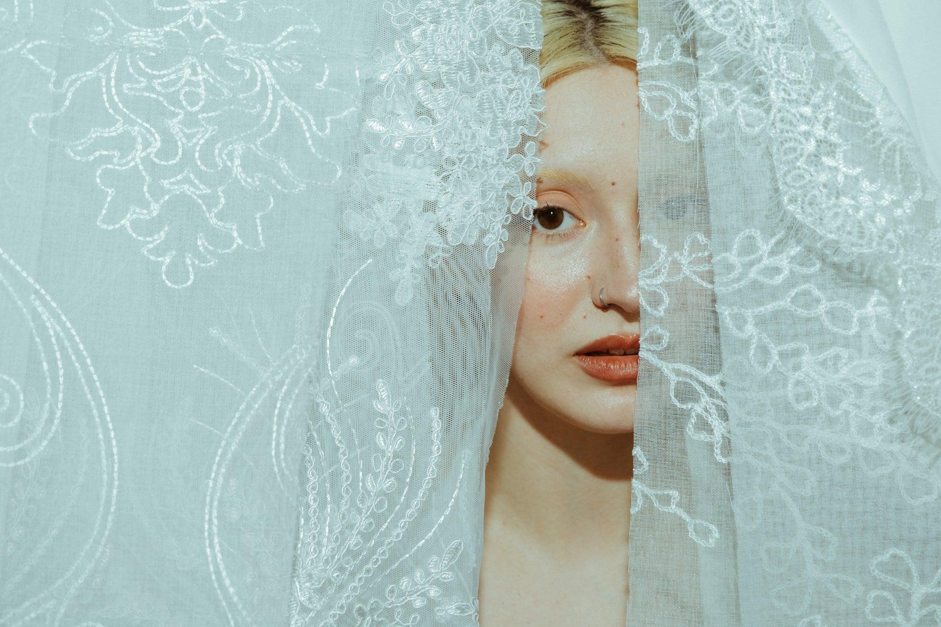 „Wäre die Ehe gut für Frauen, hätte man sie uns längst weggenommen“ – eine schonungslose Abrechnung — Beziehung