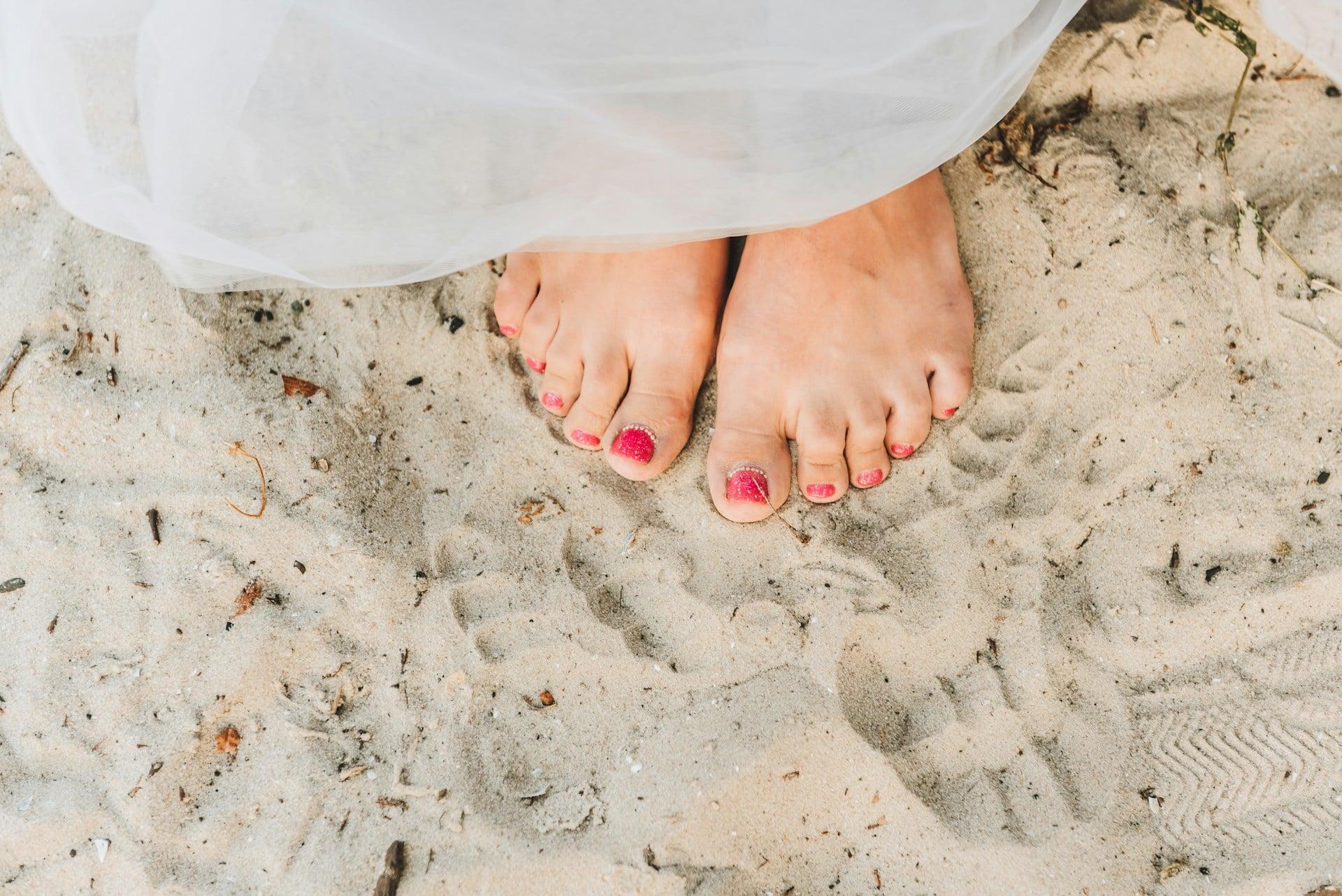 The 4 pedicure colors that instantly make mature feet look younger — Style