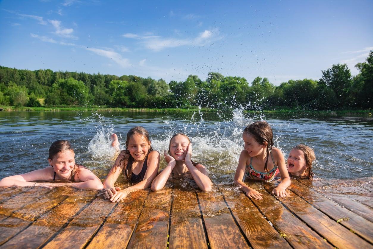 5 things every parent should pack in the beach bag before heading out — Family