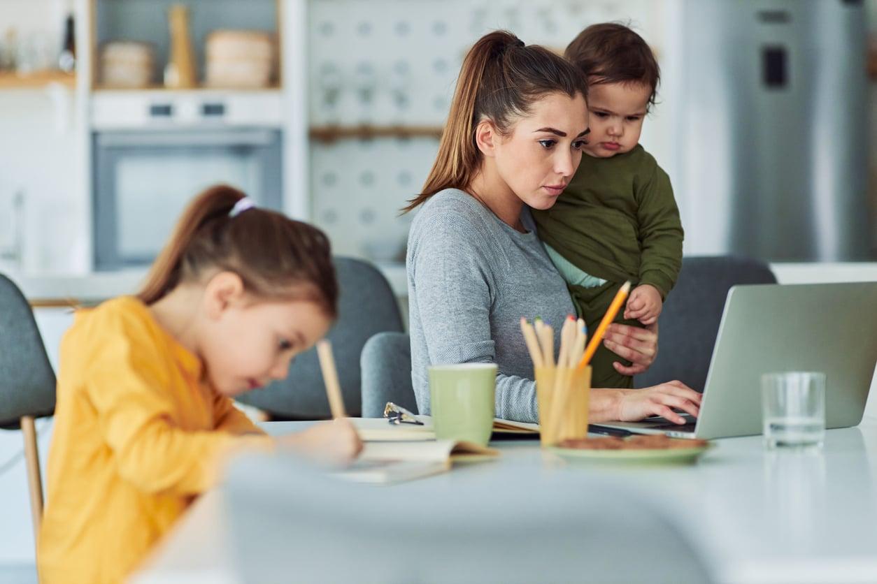 Homeoffice mit Kind in den Sommerferien: 4 Tipps, die deinen Tag retten — Familie