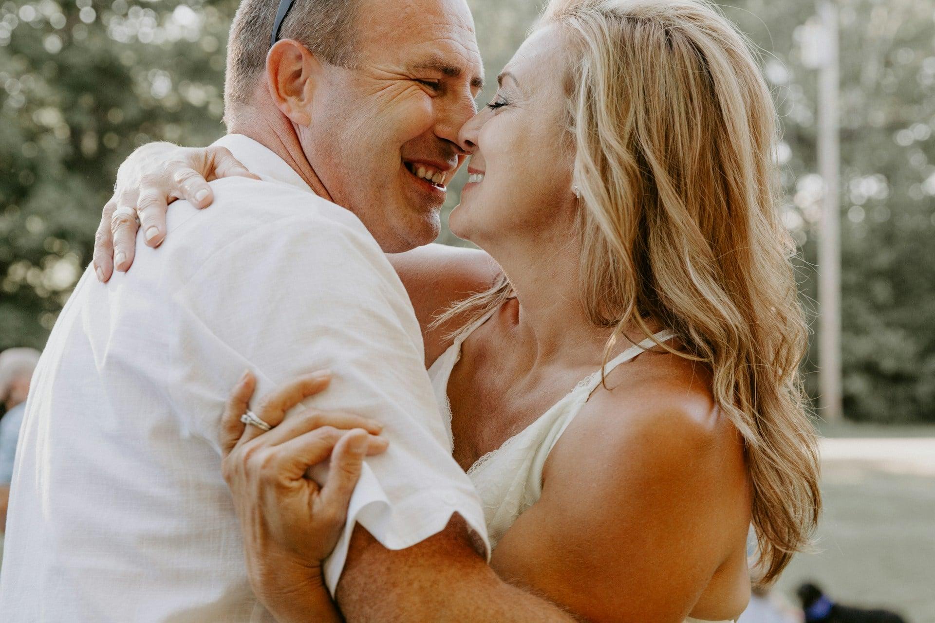 "Ya me había hecho a la idea de envejecer sola": 3 historias de amor después de los 45 — Relación