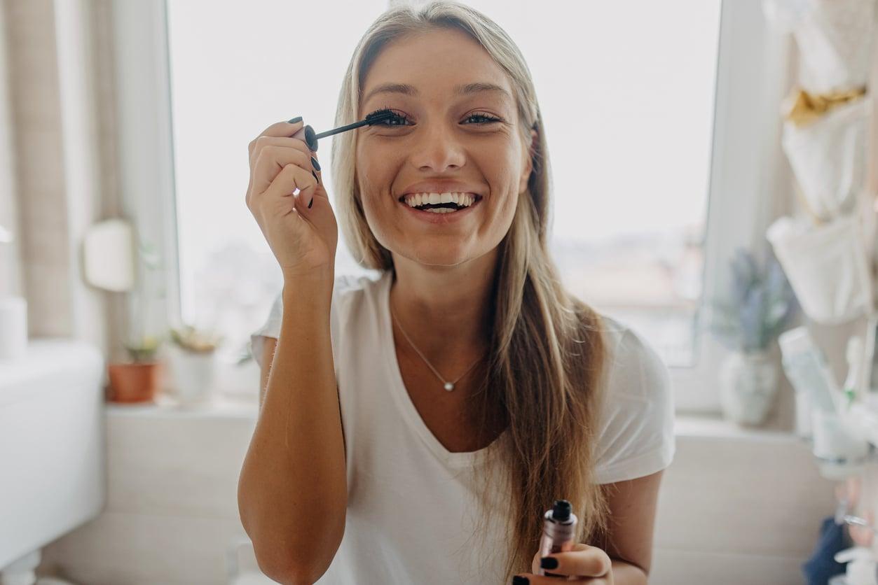 Wasserfeste Wimperntusche: 3 Fehler, die deine Wimpern heimlich ruinieren — Gesicht