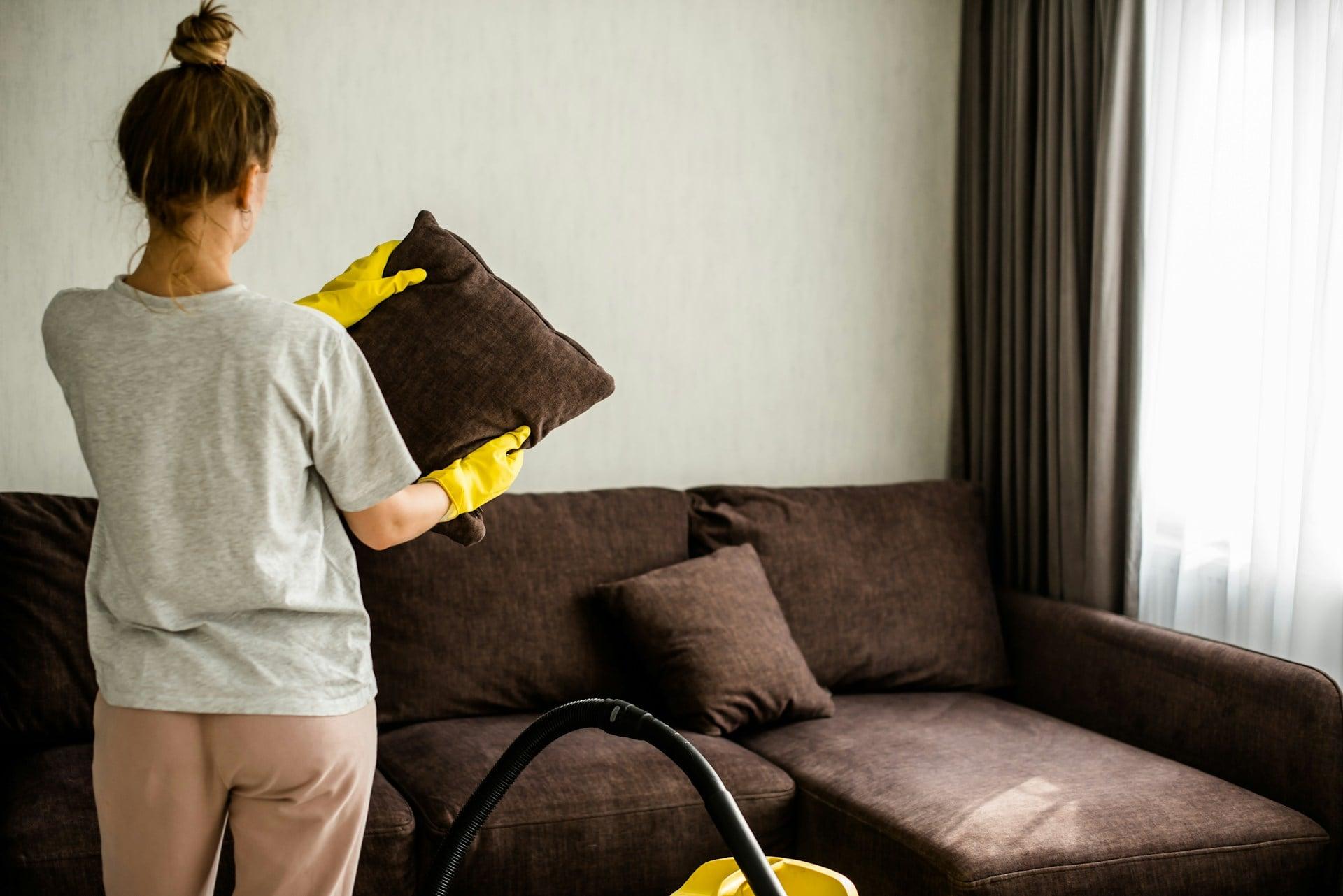 If You Clean Frantically After Bad News, This Is What Your Brain Is Really Doing — Lifestyle